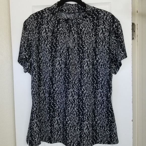 Mock neck floral shirt w/keyhole detail XL EUC - Picture 1 of 3